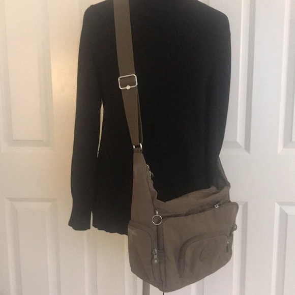 Brown Kipling Europa Nylon Crossbody Bag  Adjustable Strap Athletic Outdoor - Picture 1 of 16